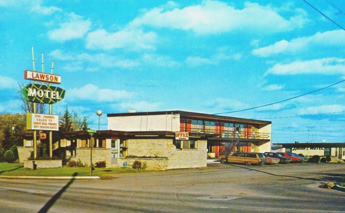 The Guest House (Lawson Motel) - Vintage Postcard (newer photo)